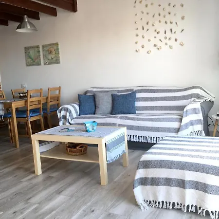 With 2 Bedrooms In El Medano, With Wonderful Sea View, Shared Pool, Furnished Terrace - 200 M From The Beach