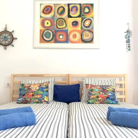 With 2 Bedrooms In El Medano, With Wonderful Sea View, Shared Pool, Furnished Terrace - 200 M From The Beach Apartment *