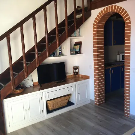 With 2 Bedrooms In El Medano, With Wonderful Sea View, Shared Pool, Furnished Terrace - 200 M From The Beach Apartment