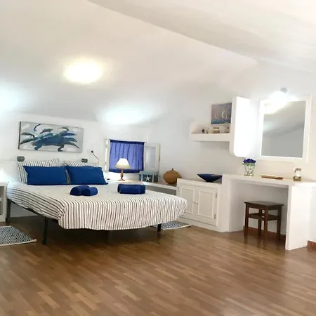 With 2 Bedrooms In El Medano, With Wonderful Sea View, Shared Pool, Furnished Terrace - 200 M From The Beach